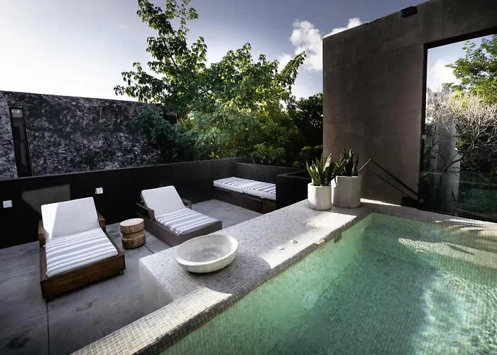 The Four Luxury Villas, 8 Pools, 15 Brs, 38 Pax Pousada *