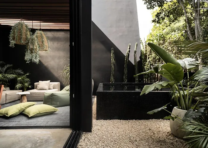 The Four Luxury Villas, 8 Pools, 15 Brs, 38 Pax * Tulum