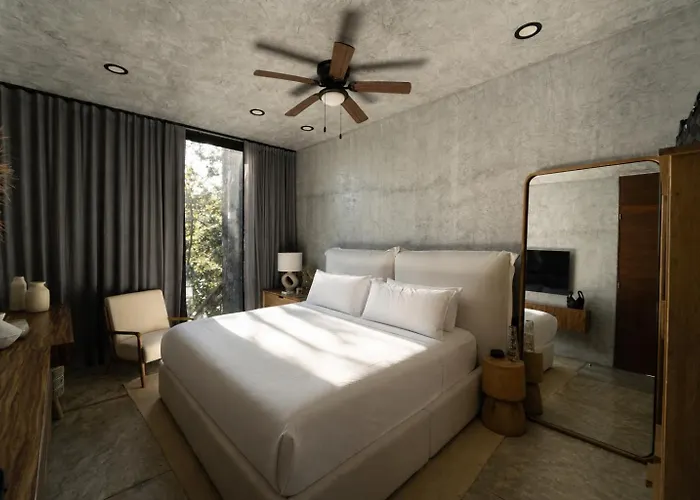 The Four Luxury Villas, 8 Pools, 15 Brs, 38 Pax Pousada *