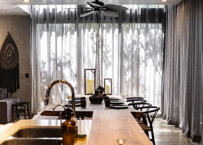 The Four Luxury Villas, 8 Pools, 15 Brs, 38 Pax * Tulum