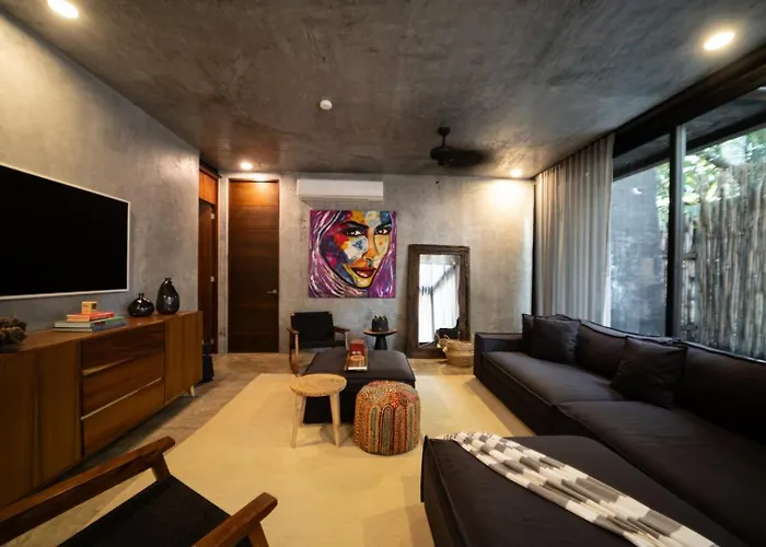 The Four Luxury Villas, 8 Pools, 15 Brs, 38 Pax Pousada Tulum