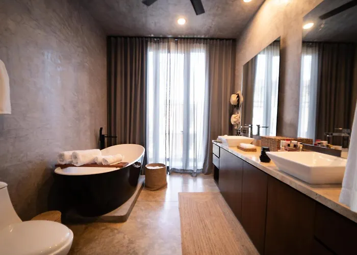 The Four Luxury Villas, 8 Pools, 15 Brs, 38 Pax Pousada
