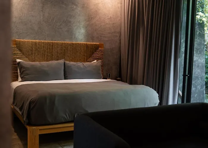 The Four Luxury Villas, 8 Pools, 15 Brs, 38 Pax Pousada Tulum
