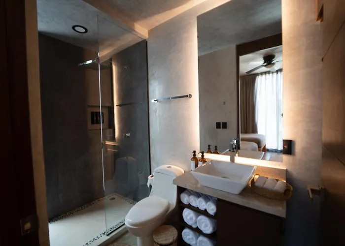 The Four Luxury Villas, 8 Pools, 15 Brs, 38 Pax Pousada *
