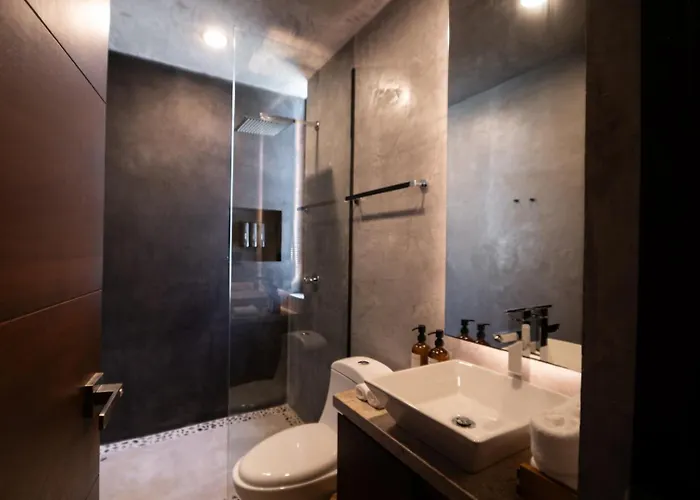 The Four Luxury Villas, 8 Pools, 15 Brs, 38 Pax Pousada